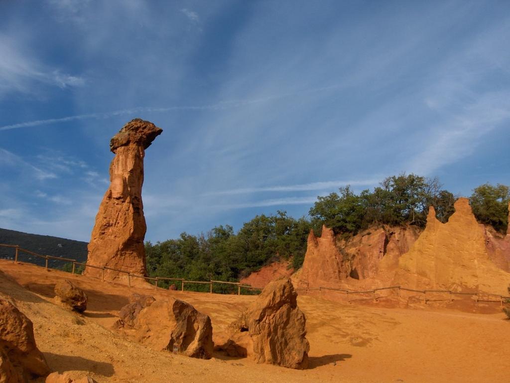 Готель Domaine Les Chenes Blancs Сен-Сатюрнен-д'Апт Екстер'єр фото